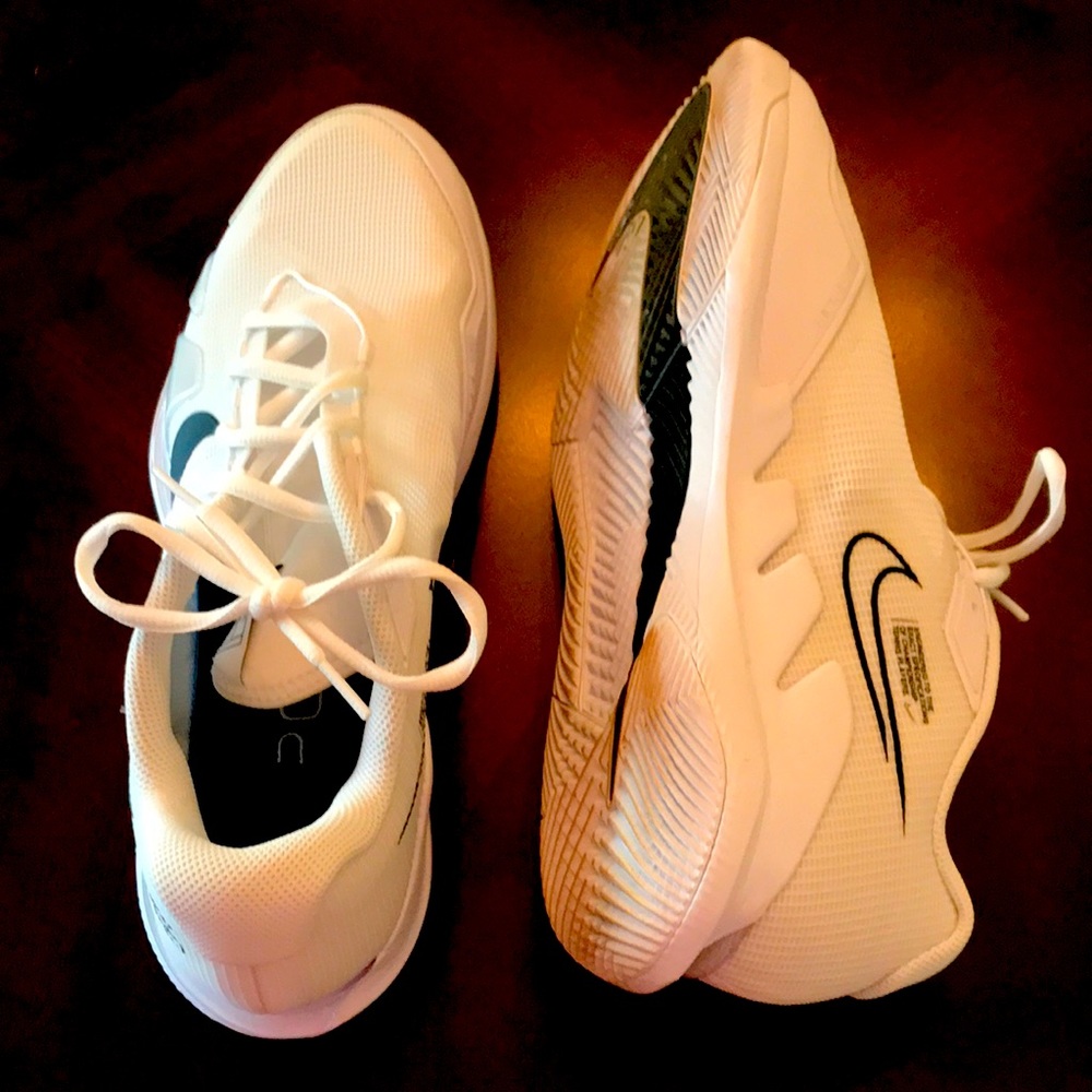 NIKE VAPOR PRO size 12 ladies